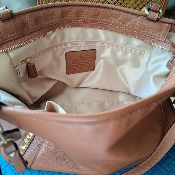 NEW COACH TAN LEATHER HANDBAG GOLD HARDWARE GOLD GROMMETS COACH BOX - Picture 6 of 11